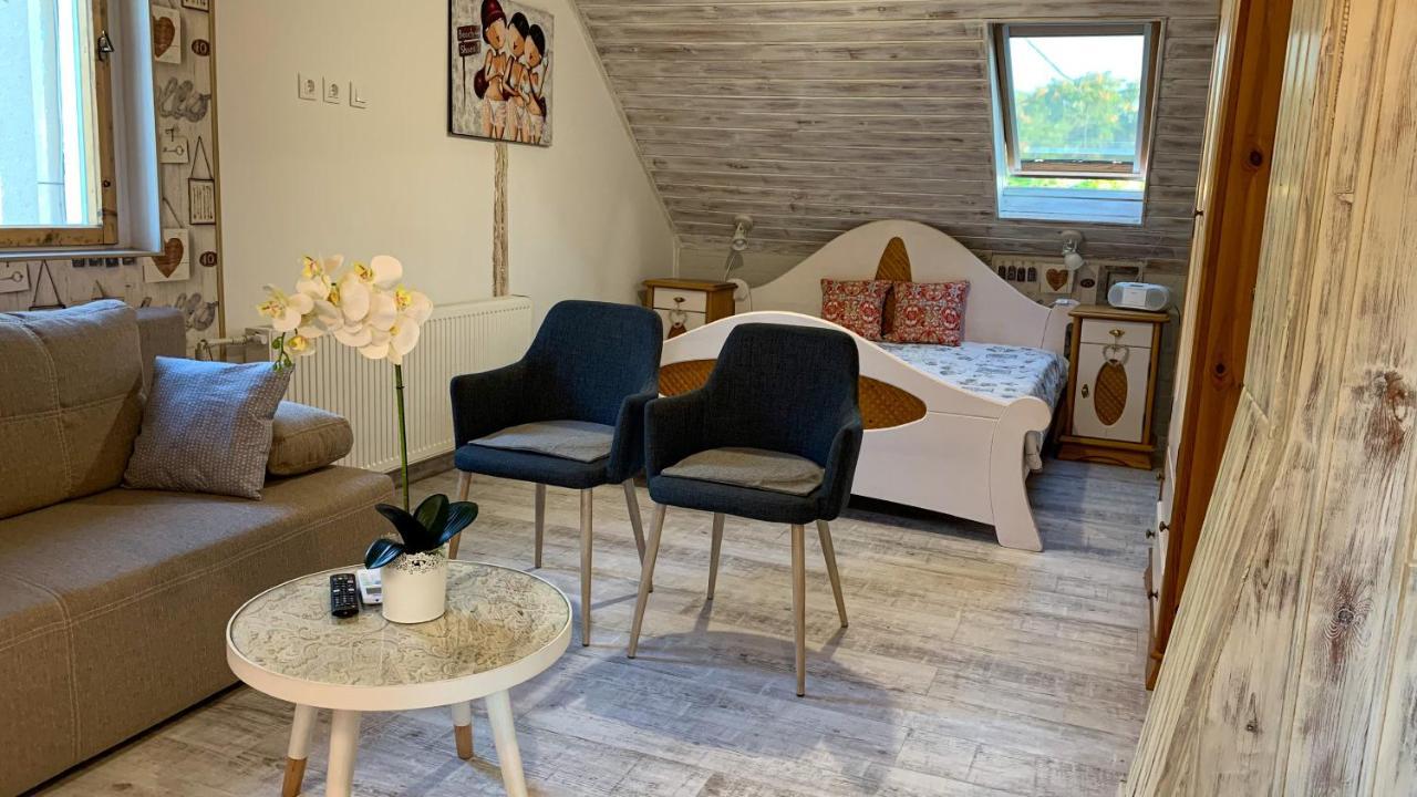 T.H.Ny Village Inn Cottage Tihany Ngoại thất bức ảnh