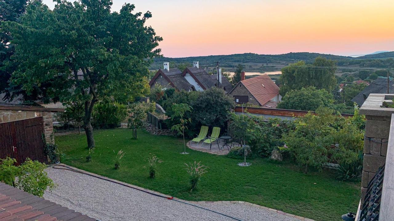 T.H.Ny Village Inn Cottage Tihany Ngoại thất bức ảnh
